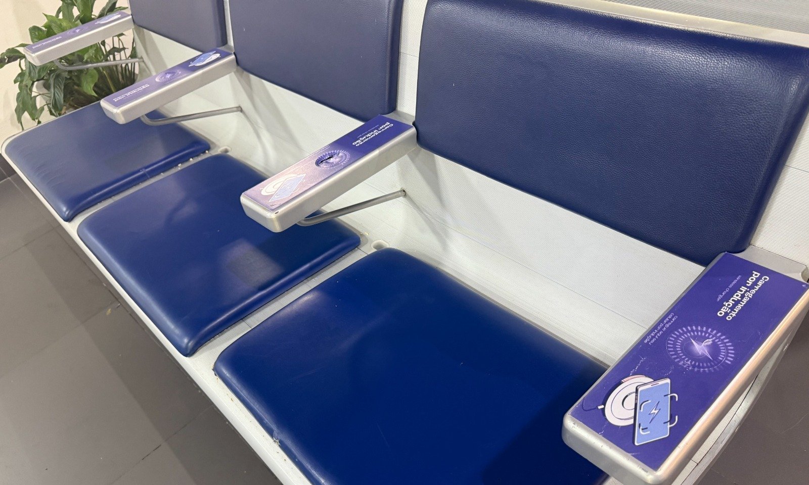 Aeroporto de Navegantes ganha carregadores por indução - Imagem do artigo original